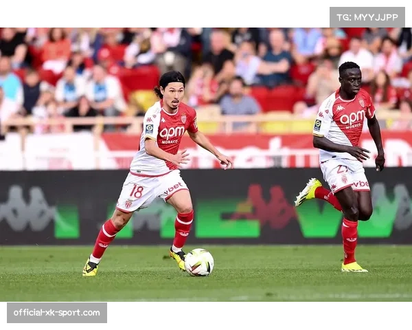 摩纳哥南野拓实串联中场 攻防两端贡献均衡